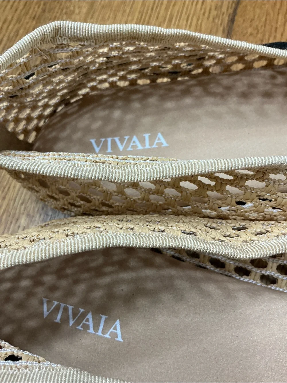 Woman’s Margot Sq toe mesh tan flats with black design. Size 41. Tie. Like new!
